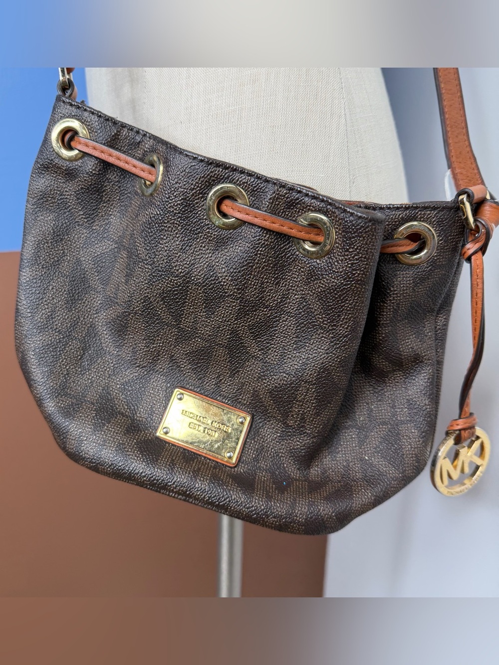 Michael Kors Crossbody Bucket Bag TLC